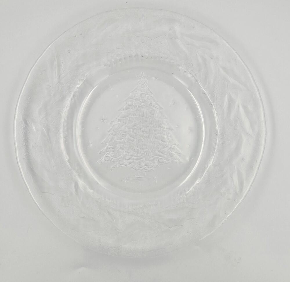 Arcoroc Holly Tree 10.75 Inch Dinner Plate Made of Pressed Crystal Glass